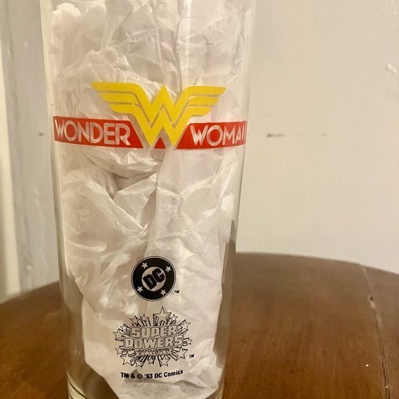 Vintage Wonder Woman Glass Tumbler - Picture 2 of 6
